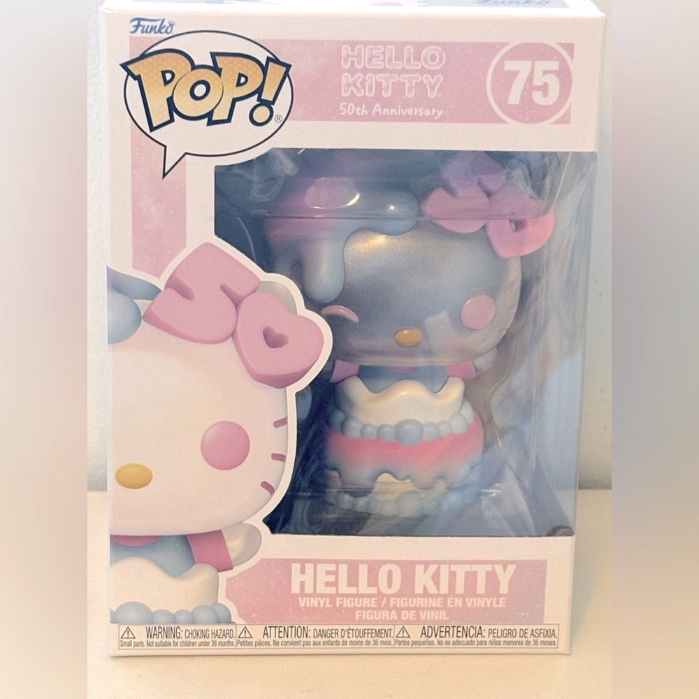 Funko POP! Hello Kitty 50th Anniversary Edition - Pearlescent in Cake